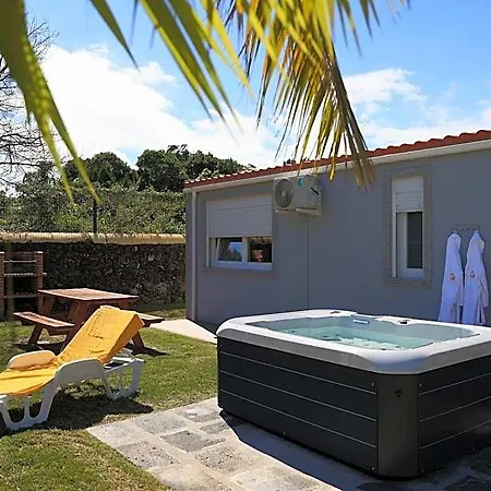 Parrots'village Hotel