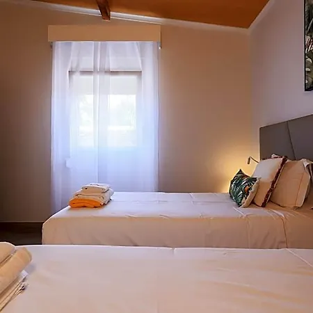 Parrots'village Hotel