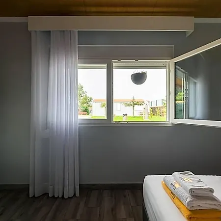 Parrots'village 5* Rabo de Peixe