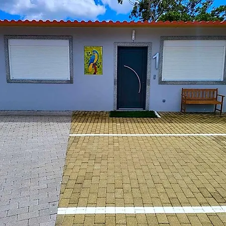 Parrots'village Hotel